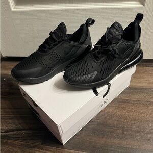 Brand New Nike Men's Triple Black Air Max 270 Sneakers